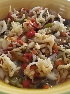 Una foto de Ensalada de pimientos asados con chanquetes