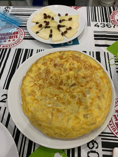 Una foto de Tortilla de patatas con cebolla