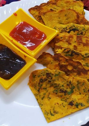 A picture of Healthy Besan chilla.