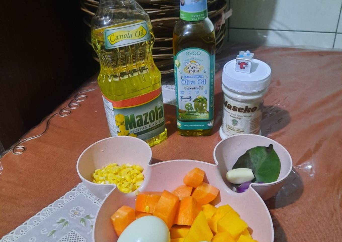 MPASI 6+ Telur, tahu, kabocha, wortel, jagung manis
