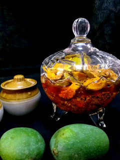 आम का अचार (Aam ka achar recipe in hindi) रेसिपी मुख्य फोटो