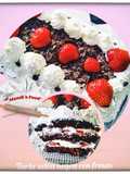 Tarta Selva Negra con nata y fresas