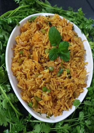 વેજ બિરયાની (Veg. Biryani Recipe In Gujarati) રેસીપી મુખ્ય ફોટો