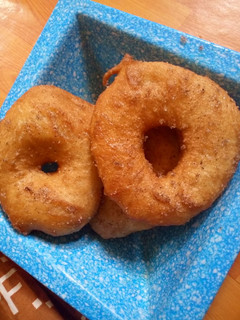 A picture of Semolina Doughnuts.