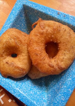 A picture of Semolina Doughnuts.