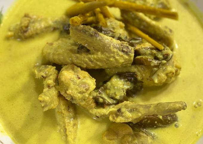 Kepak Ayam Masak Lemak Cili Padi