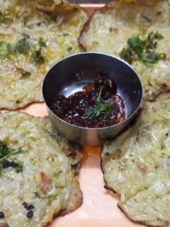 मॅगी ऑमलेट(maggi omlette recipe in marathi) रेसिपी चे मुख्य फोटो