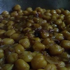 A picture of Chana masala.
