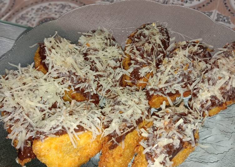 Pisang krispi coklat keju