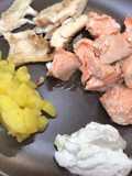 Filetti di pesce al sale con patate veloci
