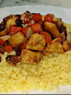 Una foto de Pollo a la canela con cuscús