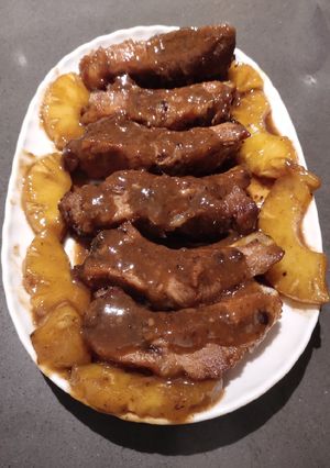 A picture of Ribs with Pineapple.