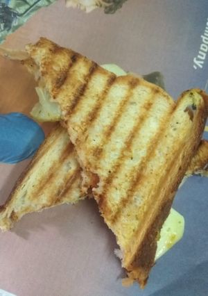 A picture of Veg mayo toast.