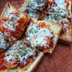 A picture of 96. Pizza Roti Tawar.