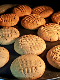 A picture of Peanut butter cookies.