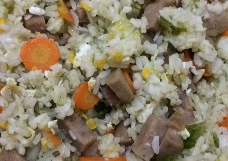 Nasi goreng warna warni