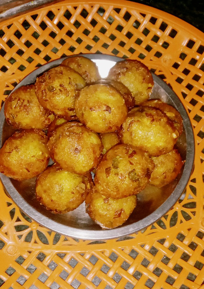 क्रिस्पी पोटैटो बॉल्स (crispy potato balls recipe in Hindi) रेसिपी मुख्य फोटो