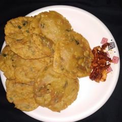 A picture of Mix Flour Methi Poori.