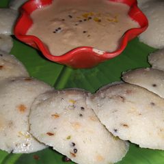 A picture of Rava idli and rava tarka idli.