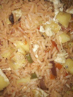Fried rice with potato ainihin hoton girkin