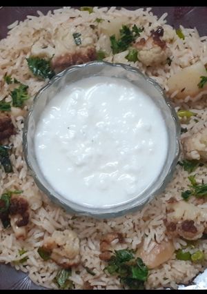 A picture of Aloo gobi mutter tehri.