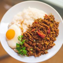 A picture of Japanese-style dry keema curry.