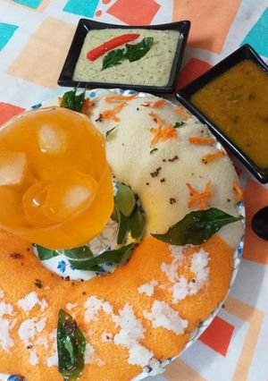 टु-इन -वन रवा इडली (Two-in One rava Idli recipe in Hindi) रेसिपी मुख्य फोटो