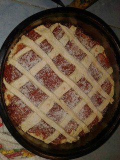Una foto de Pasta frola de membrillo con coco