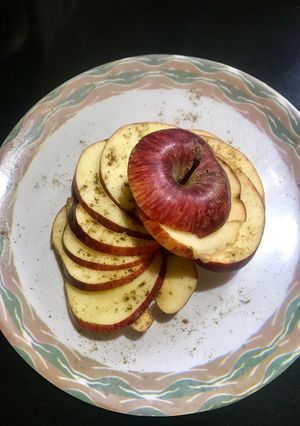 સફરજન મસાલા (Apple Masala Recipe In Gujarati) રેસીપી મુખ્ય ફોટો