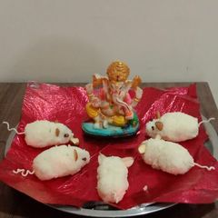 Coconut mice mithai A picture of Coconut mice mithai.
