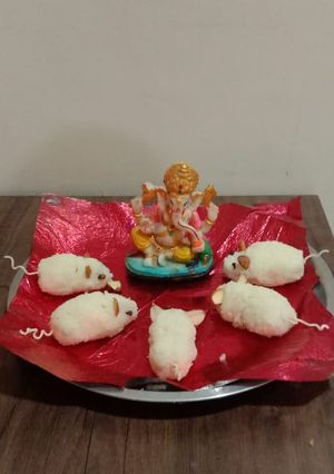 A picture of Coconut mice mithai.