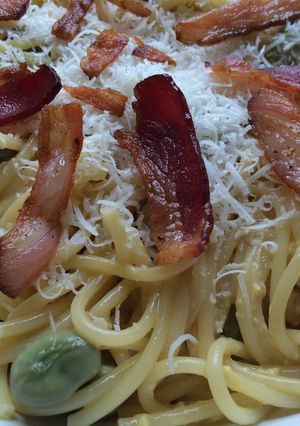Una foto de Cocina para pareja: Pasta a la carbonara con habas frescas