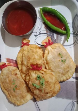 चटपटीत् पनीर चीझ पॉकेट (paneer cheese packet recipe in marathi) रेसिपी चे मुख्य फोटो