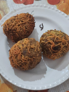રોટલા ના રોલ (Rotla Roll Recipe In Gujarati) રેસીપી મુખ્ય ફોટો
