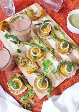 A picture of Aloo Bonda Tarts.
