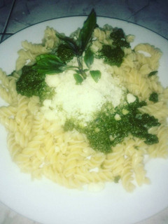 Una foto de Pasta con salsa pesto