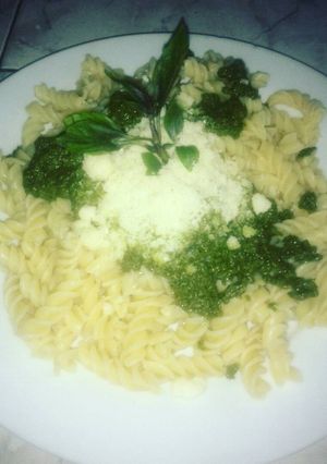 Una foto de Pasta con salsa pesto