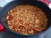 Una foto de fideos con calamar