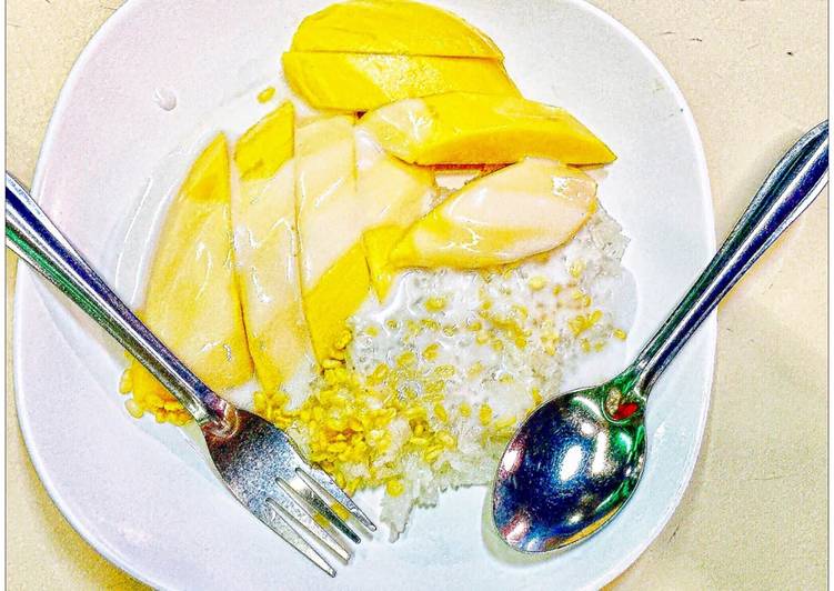 Mango with Sticky rice and Coconut syrup