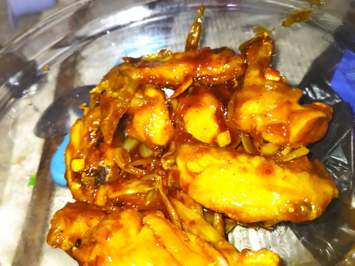 Langkah Mudah untuk Membuat Spicy chicken wings ala ala, Sempurna