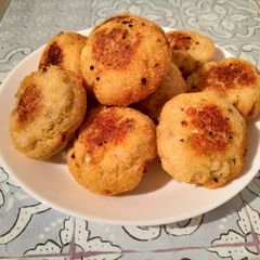 A picture of Crispy Potato Tikki.
