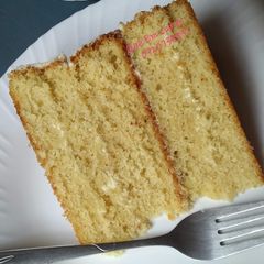 Spongy vanilla cake A picture of Spongy vanilla cake.
