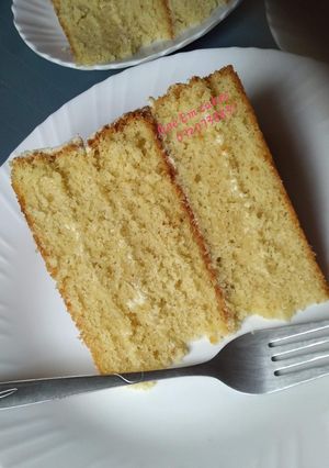 A picture of Spongy vanilla cake.