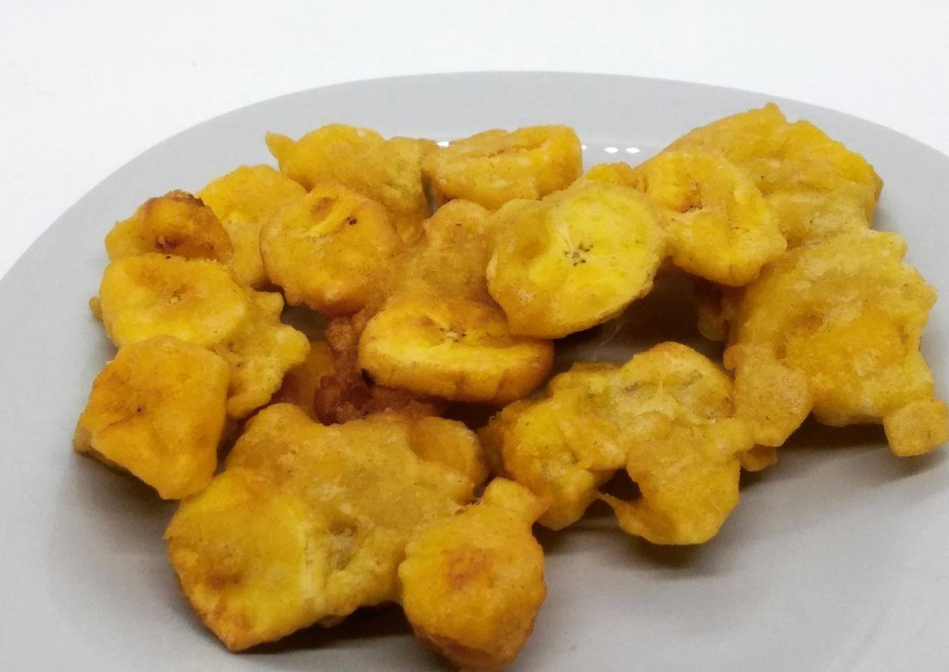 Semiripe banana fritters