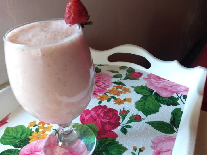 Easy Way Prepare Banana smoothie the  Makes Drooling Appealing