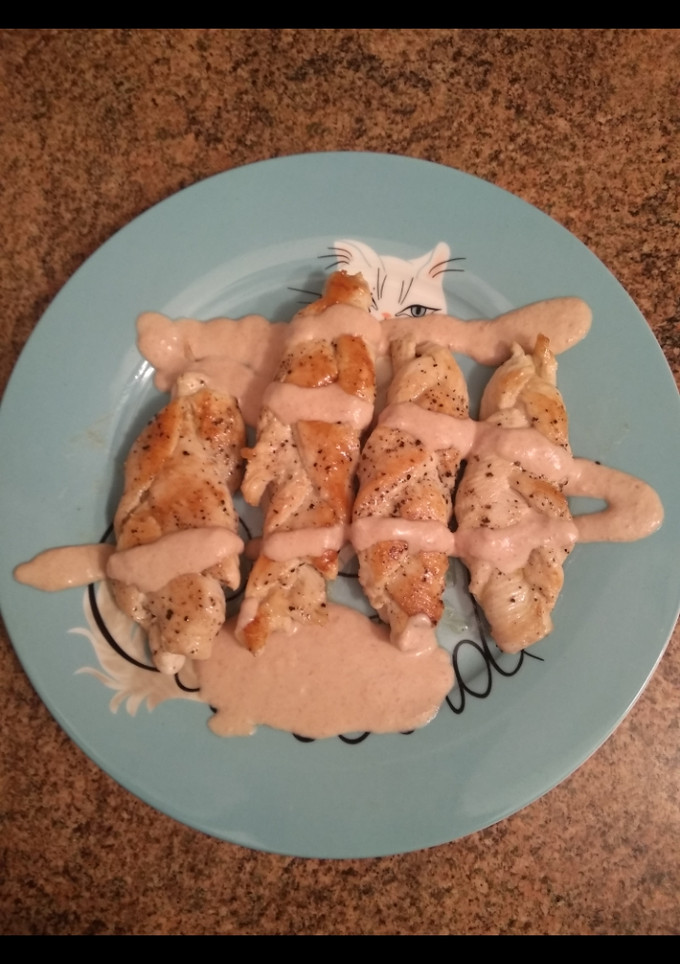 Una foto de Trenzas de pollo con salsa de paté! Una receta súper rica