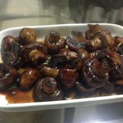 A picture of Champiñones salteados a la soya!.