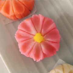 A picture of Nerikiri Wagashi: Cosmos".