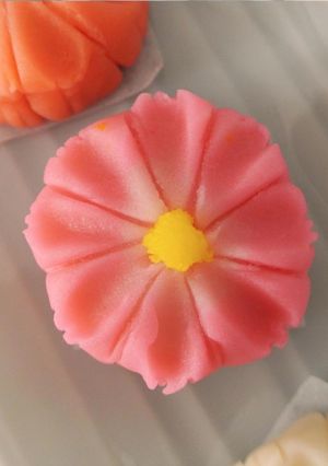 A picture of Nerikiri Wagashi: Cosmos".