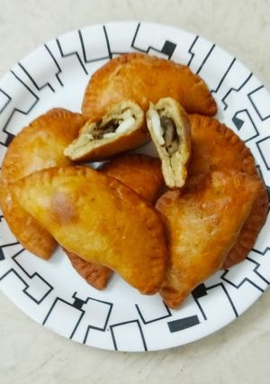 A picture of Mushroom Piroshki.